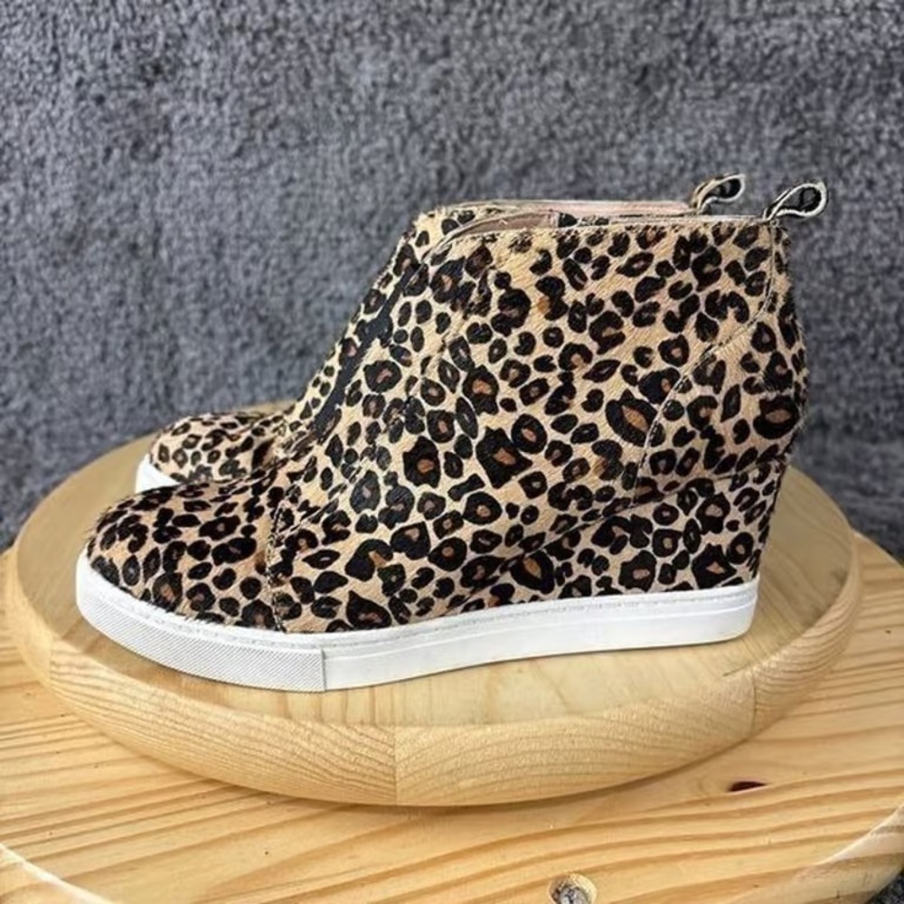 Linea Paolo Felicia Hidden Wedge Shoe Womens Size 6.5 Real Fur Calf Hair Leopar